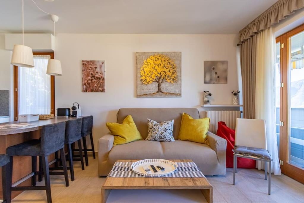Wraparound Lake Views Bellavista Residence Campione dʼItalia Extérieur photo