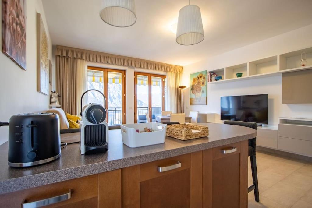 Wraparound Lake Views Bellavista Residence Campione dʼItalia Extérieur photo