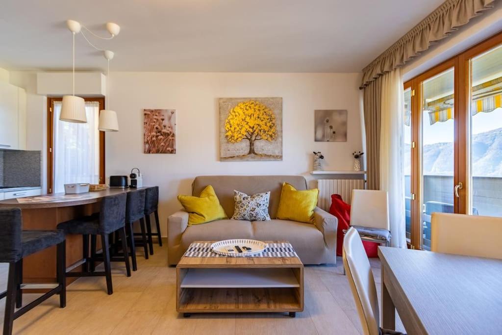 Wraparound Lake Views Bellavista Residence Campione dʼItalia Extérieur photo