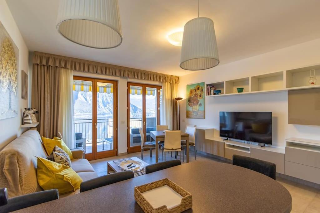 Wraparound Lake Views Bellavista Residence Campione dʼItalia Extérieur photo